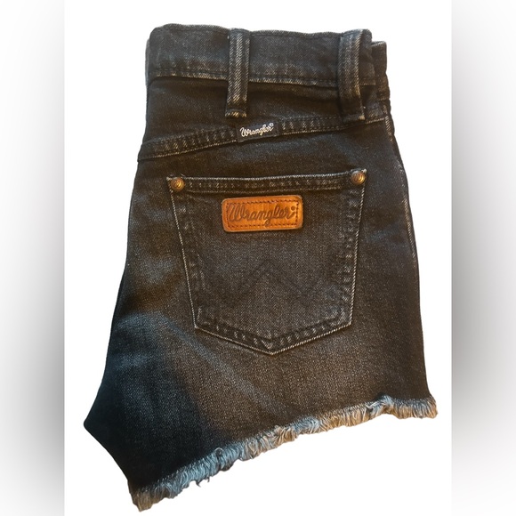 Wrangler Shorts Size 24 High-Rise NWOT - Picture 1 of 3